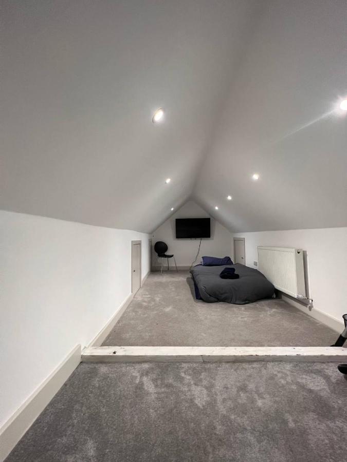 Star London Finchley Road 3-Bed Haven Exterior photo