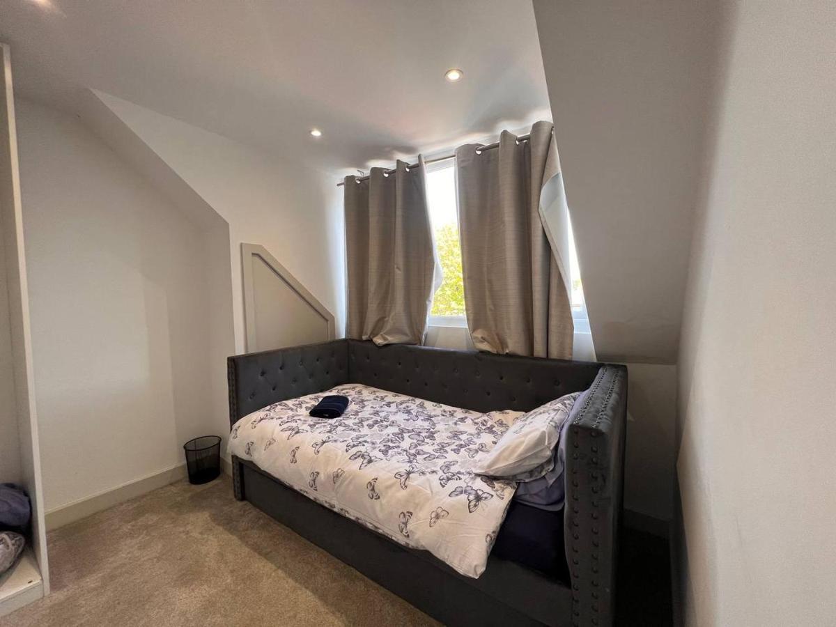 Star London Finchley Road 3-Bed Haven Exterior photo